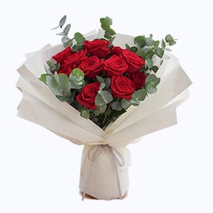 浪漫滿屋:11枝紅玫瑰+尤加利葉鮮花